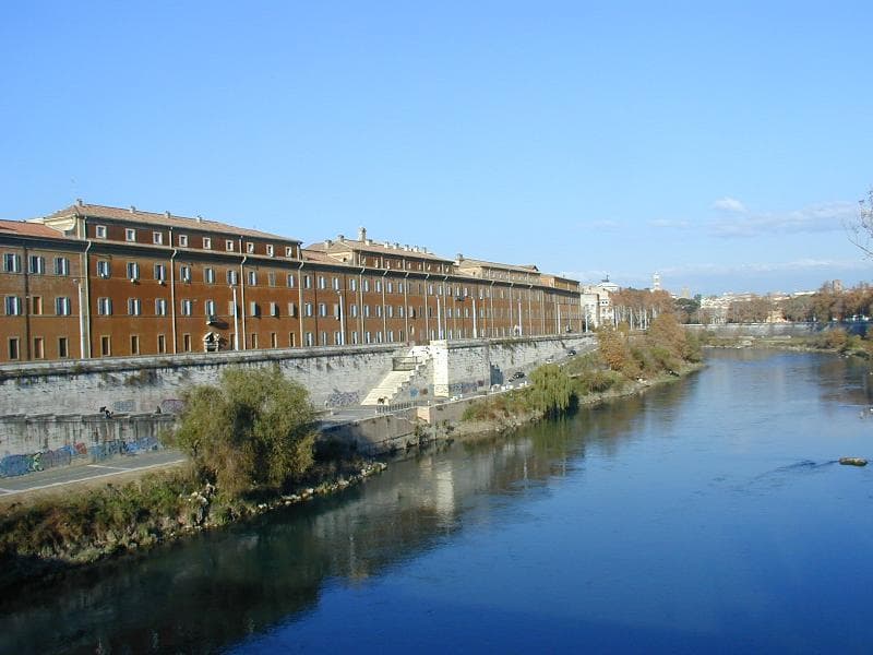 Roma'daki San Michele a Ripa Grande kompleksi, XII. Innocentius tarafından desteklenen yetimler ve yaşlılar için bir huzurevi