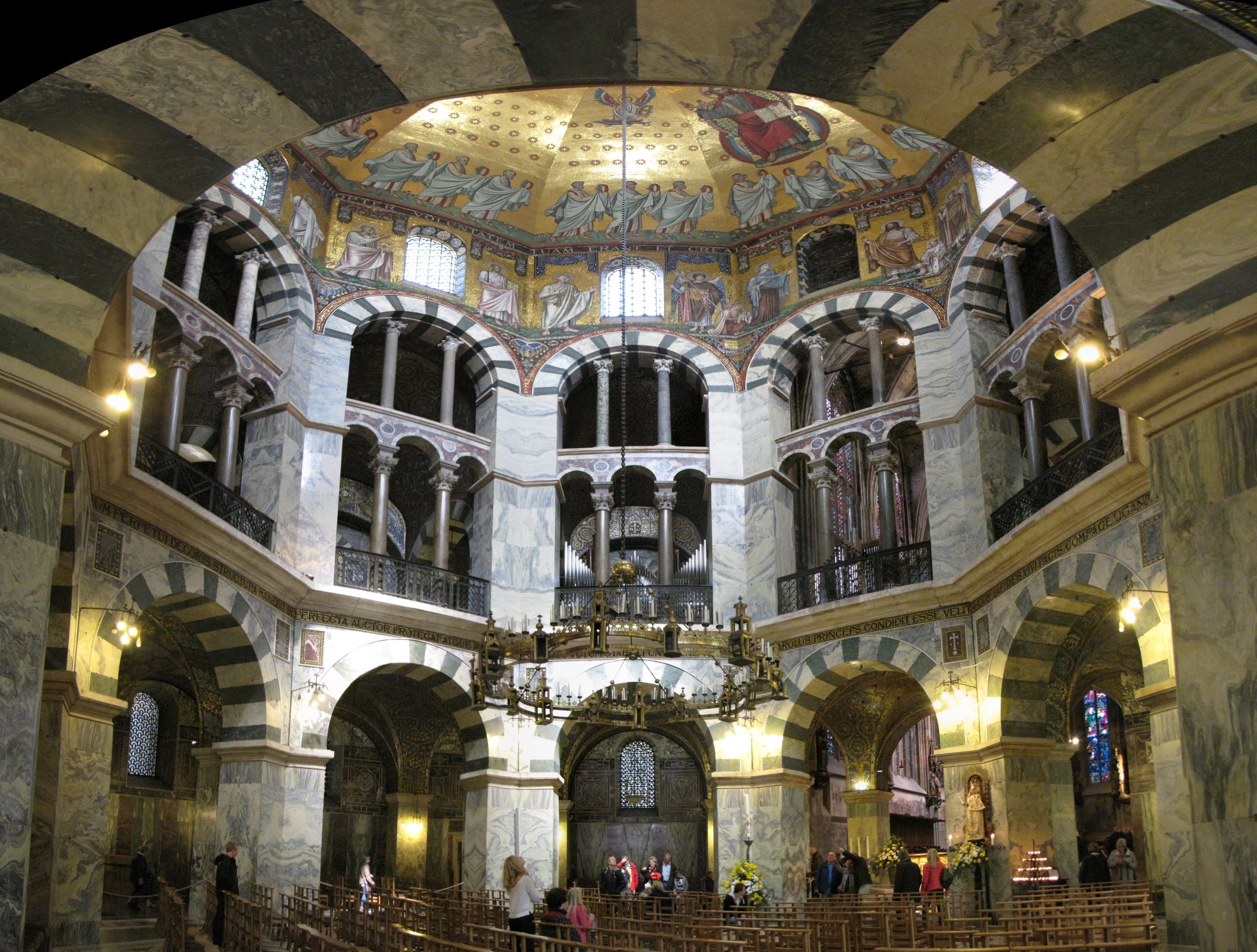 L'ottagono carolingio di Aquisgrana