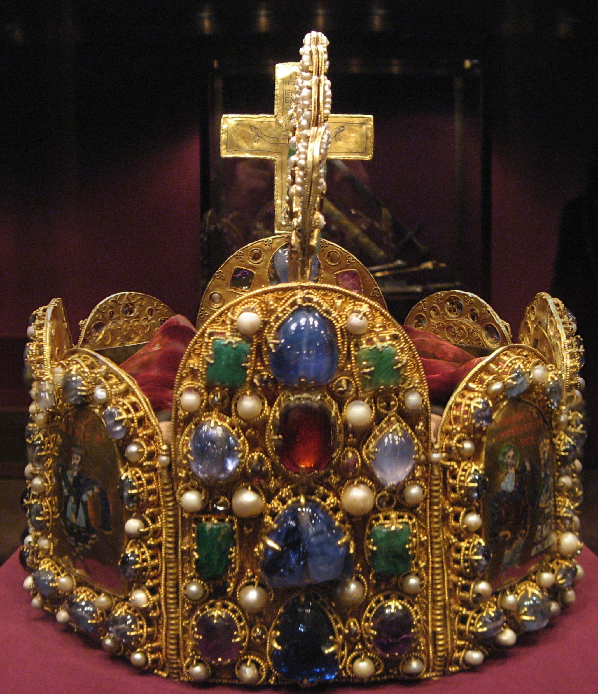 La corona imperiale nel Tesoro di Vienna