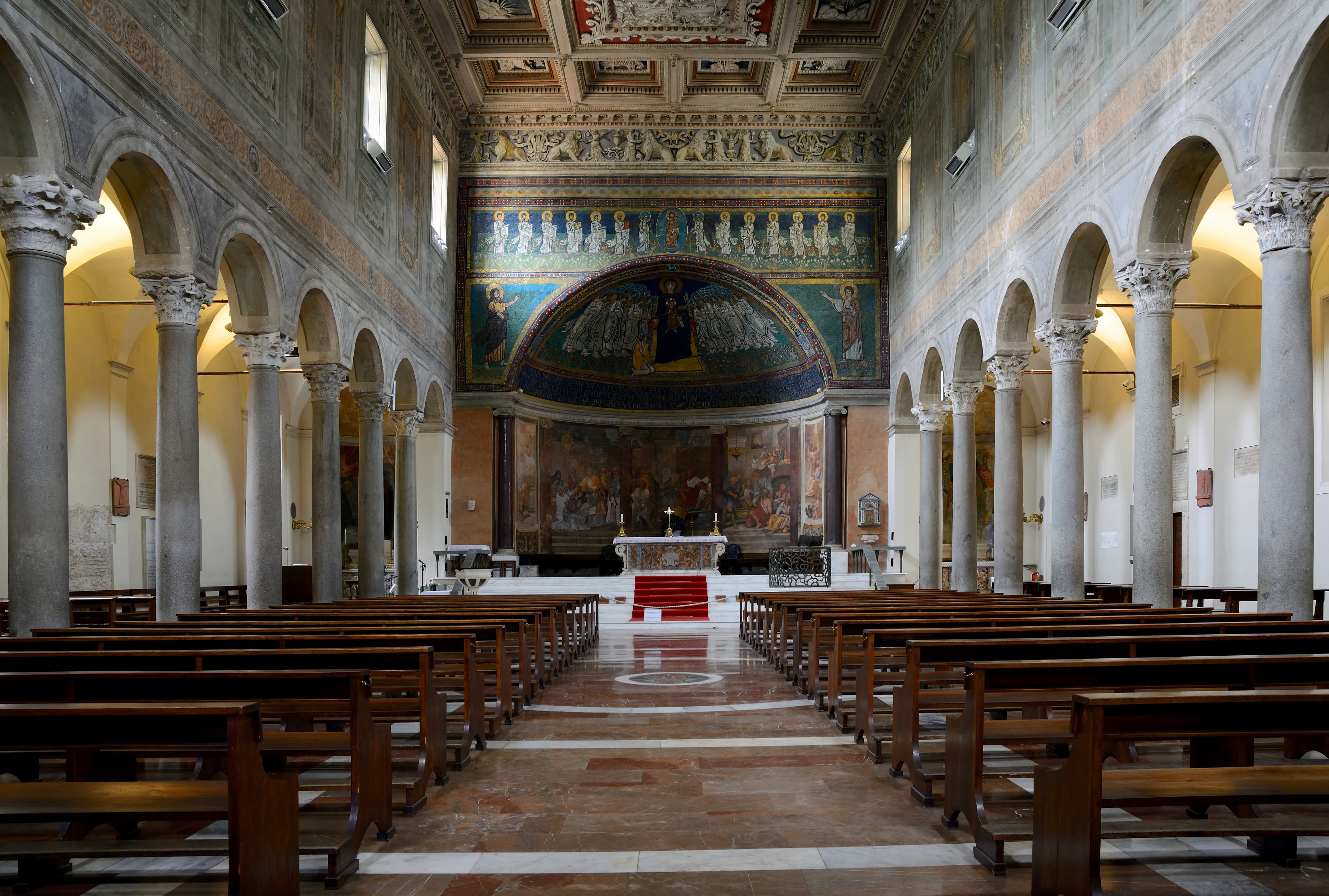 Navata di Santa Maria in Domnica a Roma