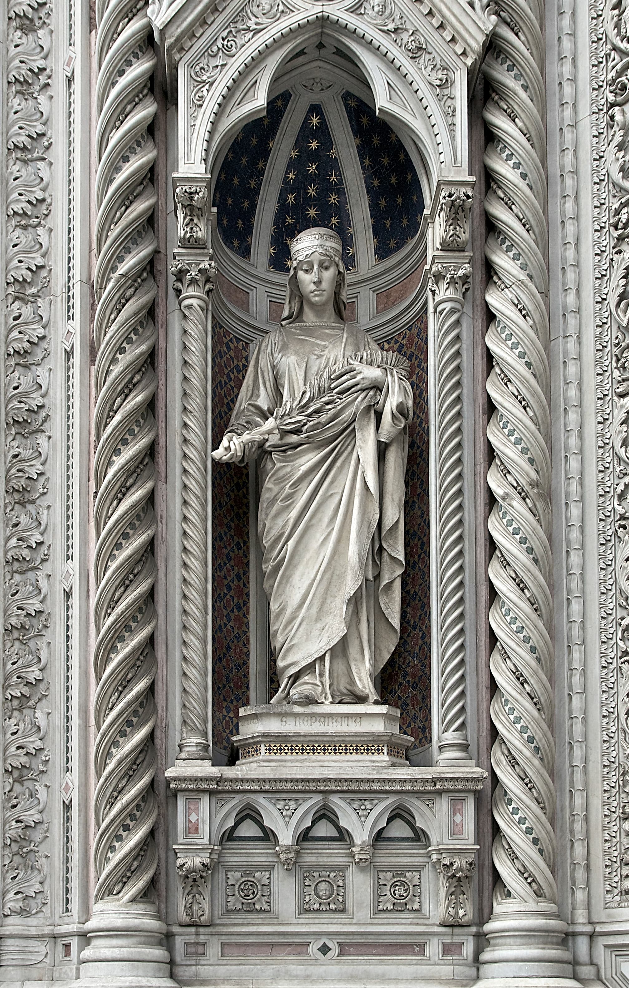 Estátua de Santa Reparata na catedral de Florença, evocando a antiga Santa Reparata onde Nicolau II foi sepultado