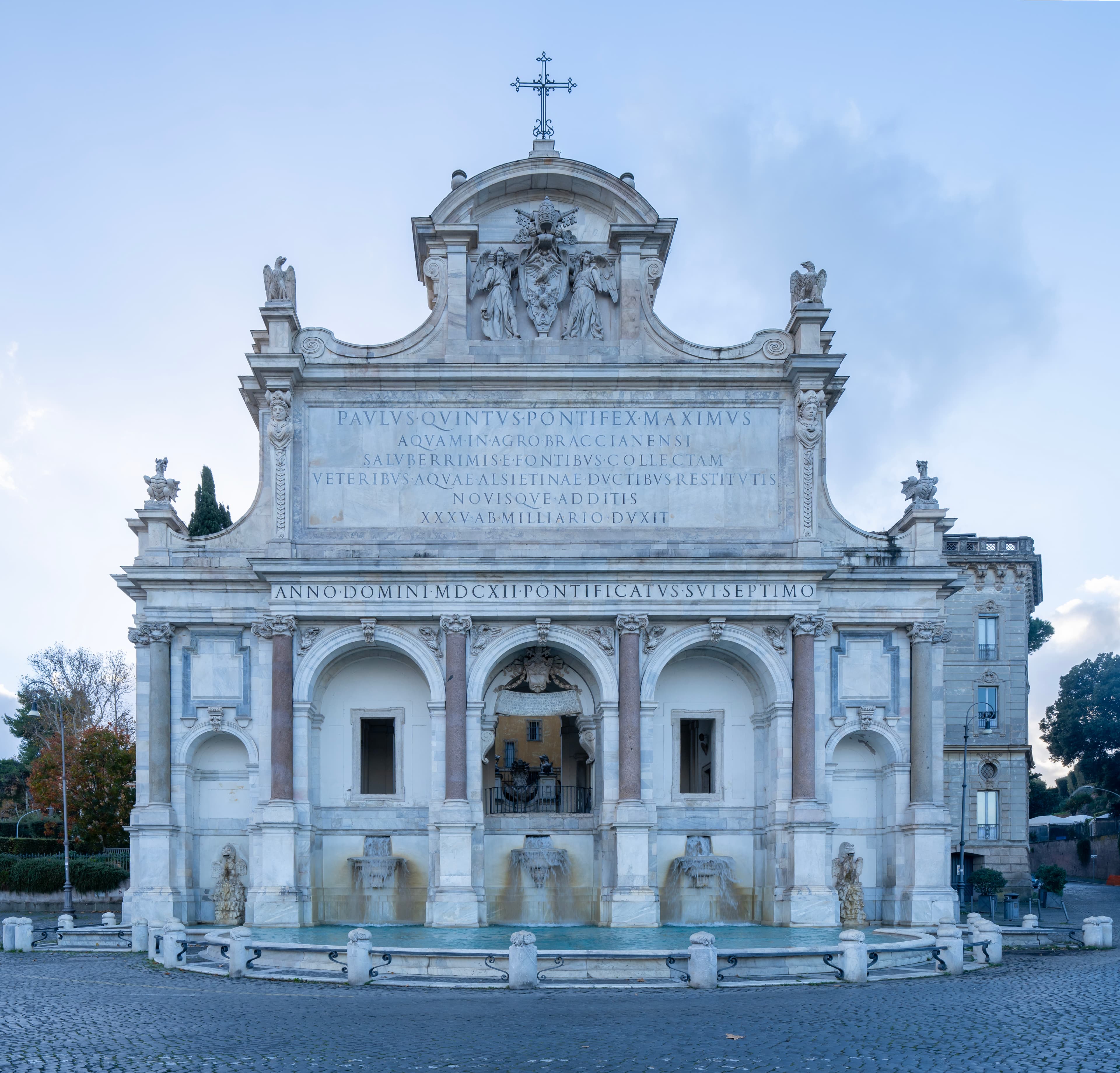 A monumental Fontana dell'Acqua Paola no Janículo, em Roma.