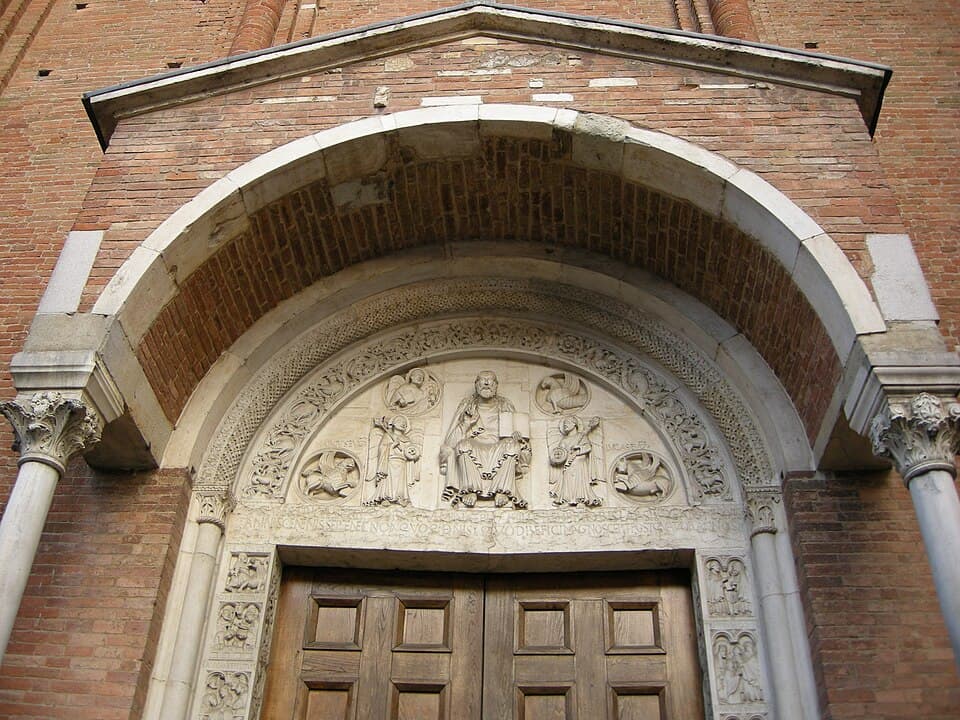 Romanisches Portal der Abtei Nonantola