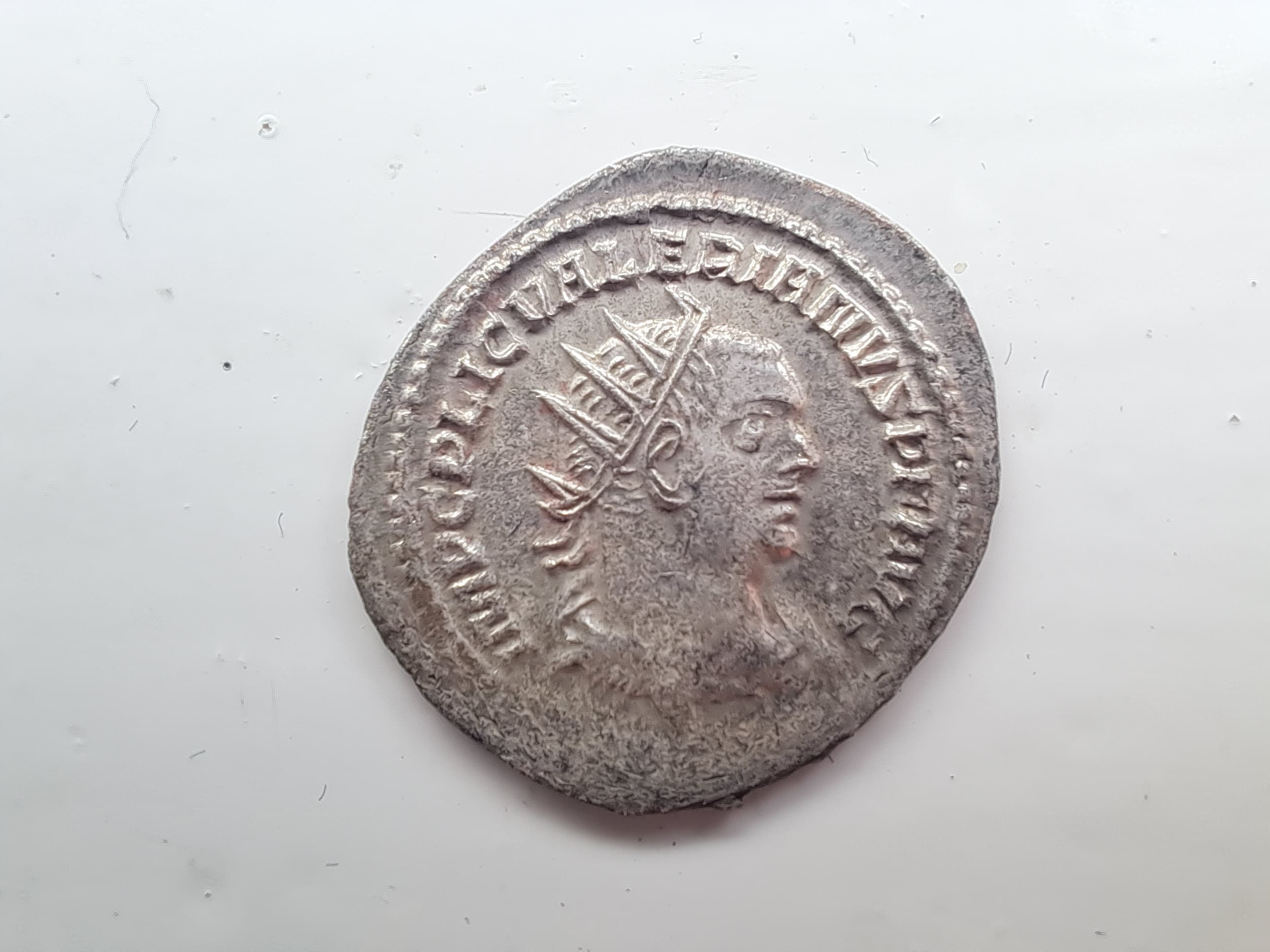 Antoninian des Kaisers Valerian I. mit dessen Bildnis auf der Vorderseite