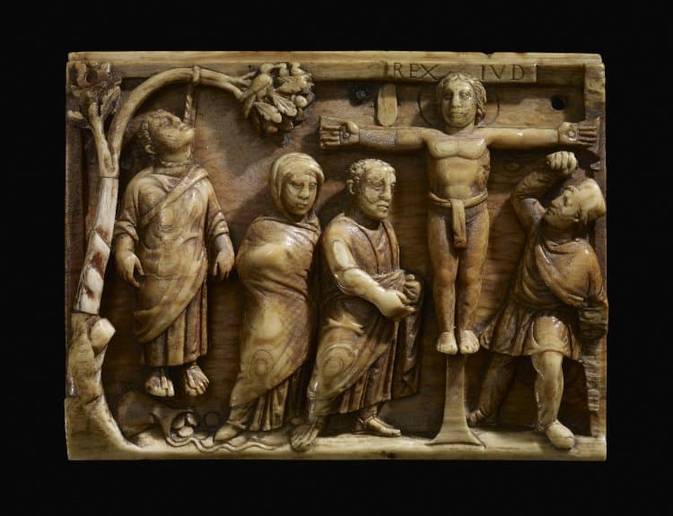 Placca d'avorio paleocristiana della Crocifissione conservata al British Museum
