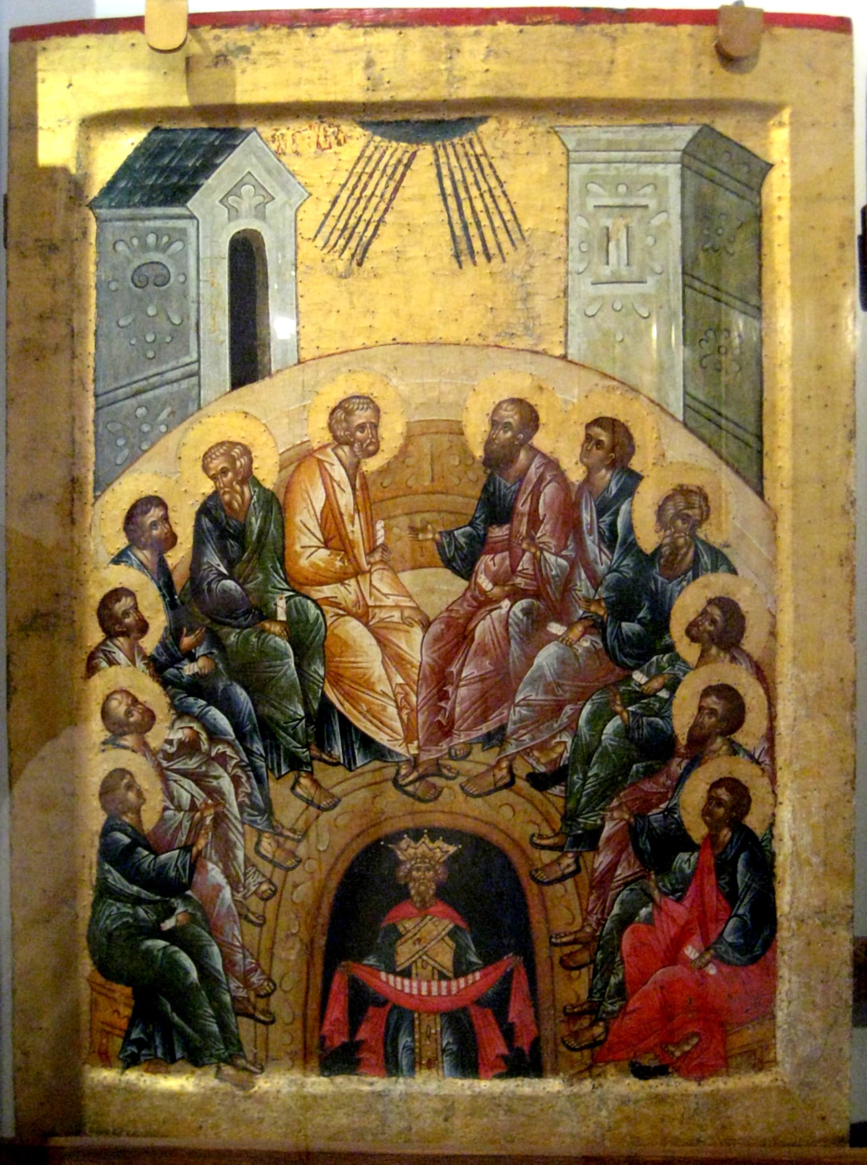 Ícone de Pentecostes com os Apóstolos e a figura coroada do Kosmos
