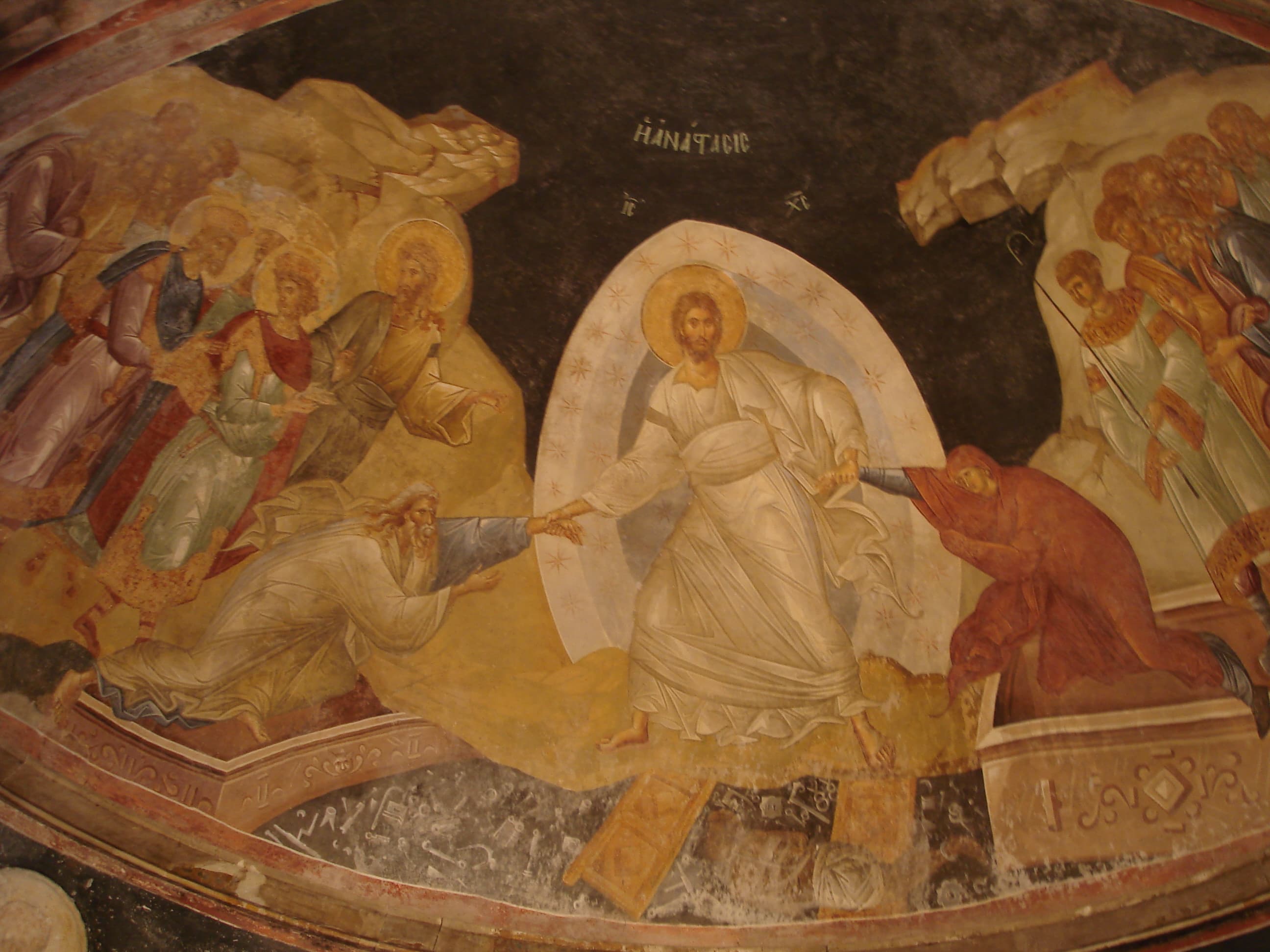 Fresque de l'Anastasis à Saint-Sauveur-in-Chora : le Christ descend aux enfers et saisit Adam et Ève.
