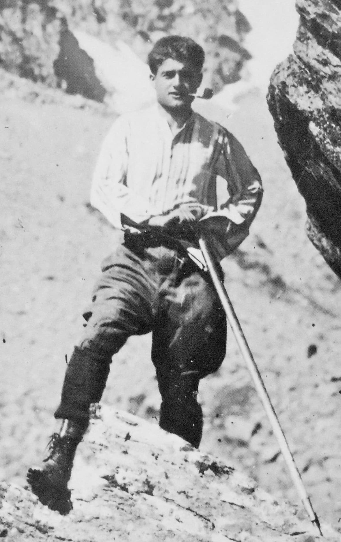 Pier Giorgio Frassati in den Bergen, ein reicher junger Mann, der heimlich den Armen gab