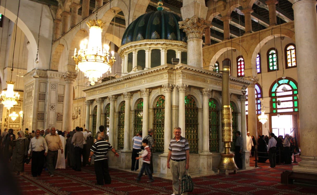 Santuario di San Giovanni Battista nella moschea degli Omayyadi di Damasco, visitato da Giovanni Paolo II il 6 maggio 2001