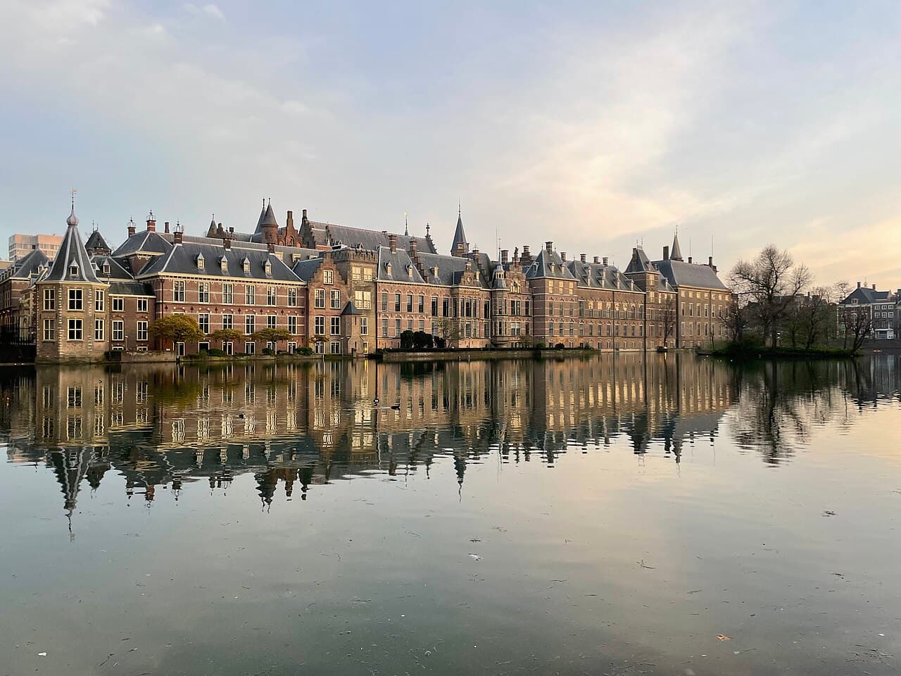 Il Binnenhof all'Aia, sede storica del parlamento olandese