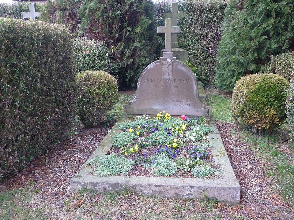 Grób Jacques’a i Raïssy Maritain na cmentarzu w Kolbsheim