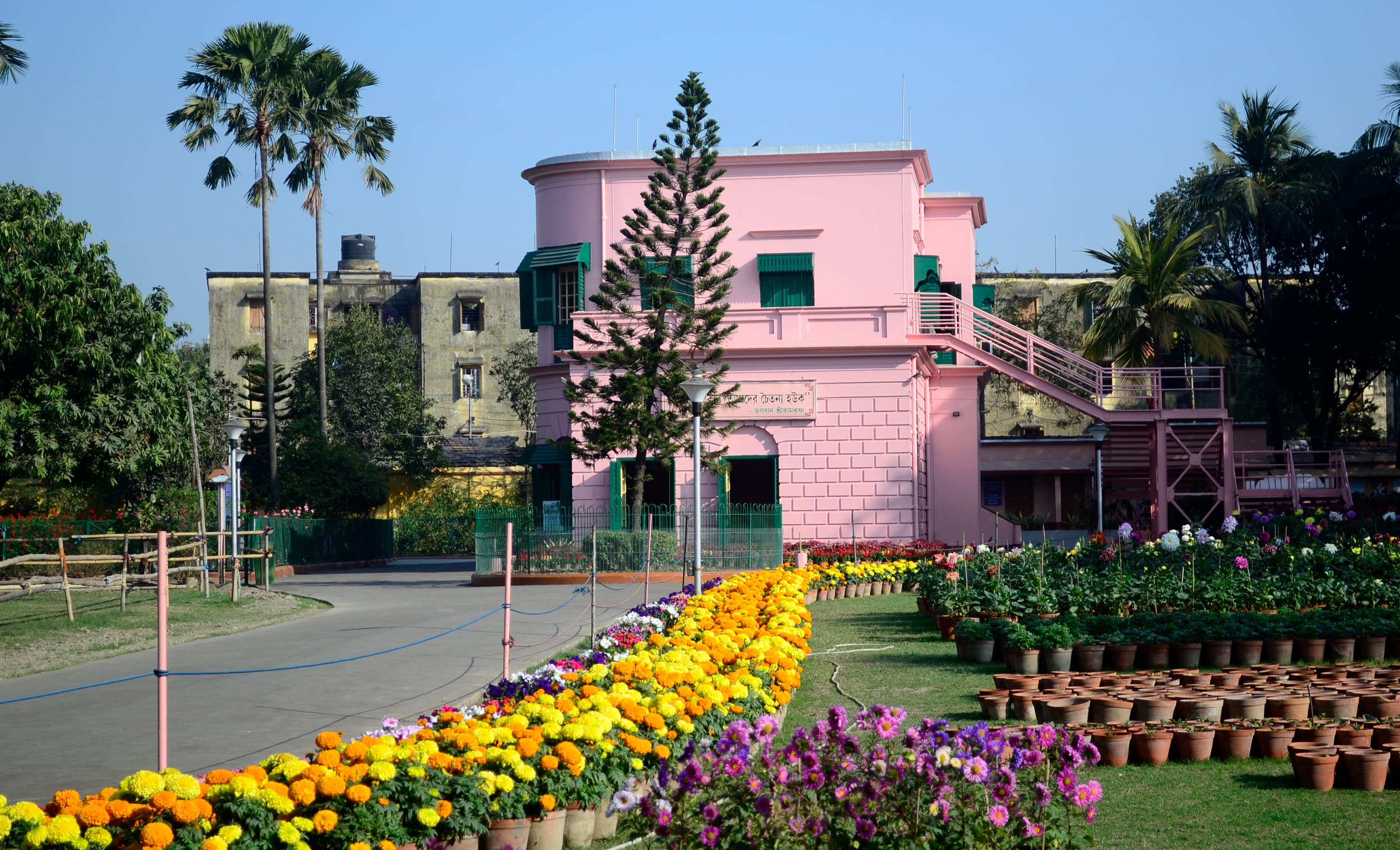 La casa di Cossipore e il suo giardino fotografati nel 2017