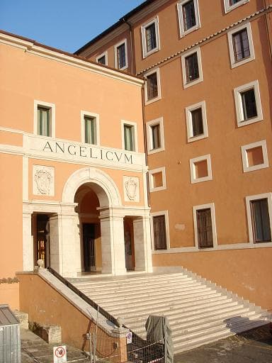 Façade de l'Angelicum à Rome, université pontificale Saint-Thomas-d'Aquin