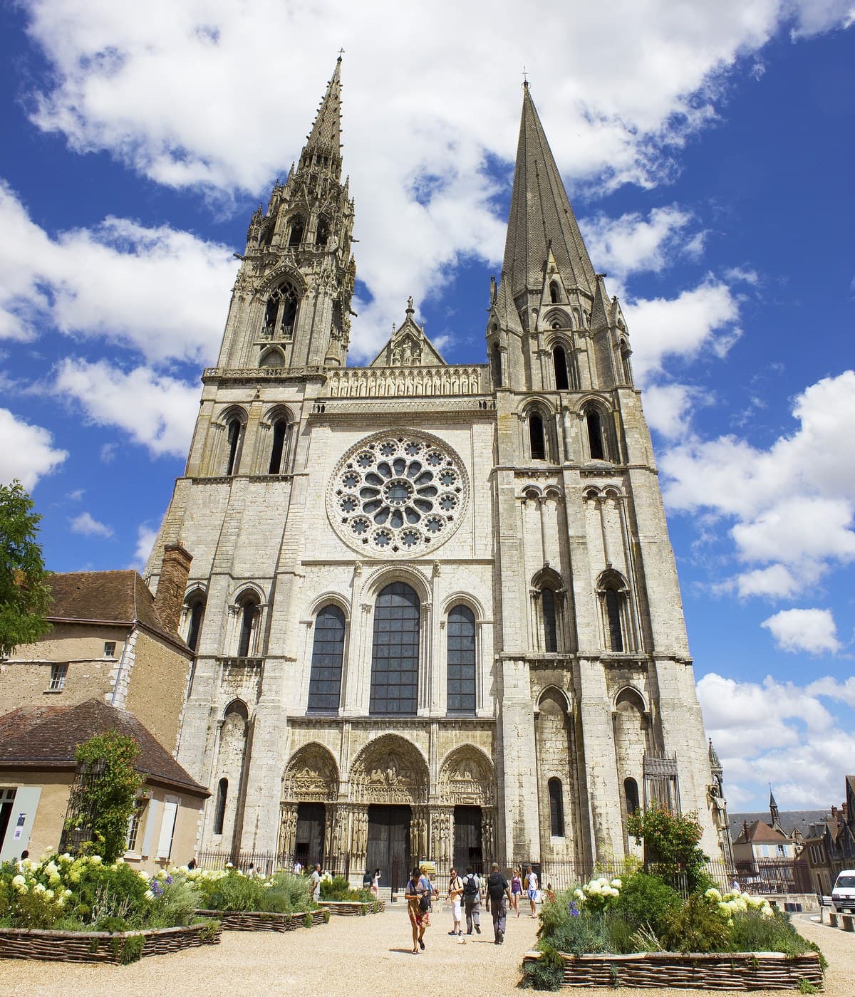La facciata ovest della cattedrale Notre-Dame di Chartres
