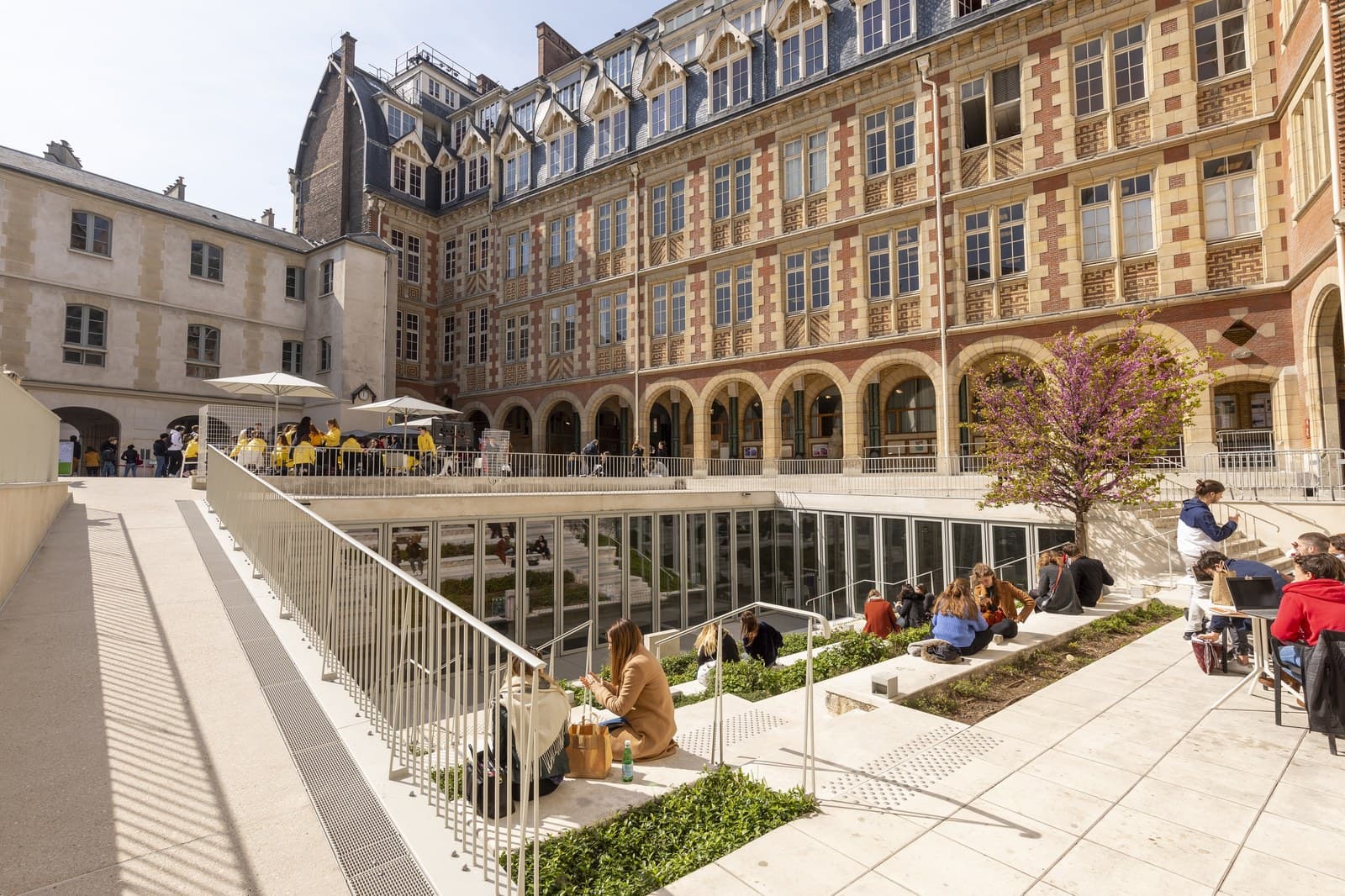 Il cortile dell'Institut catholique de Paris, dove Robert Barron ha conseguito il dottorato nel 1992
