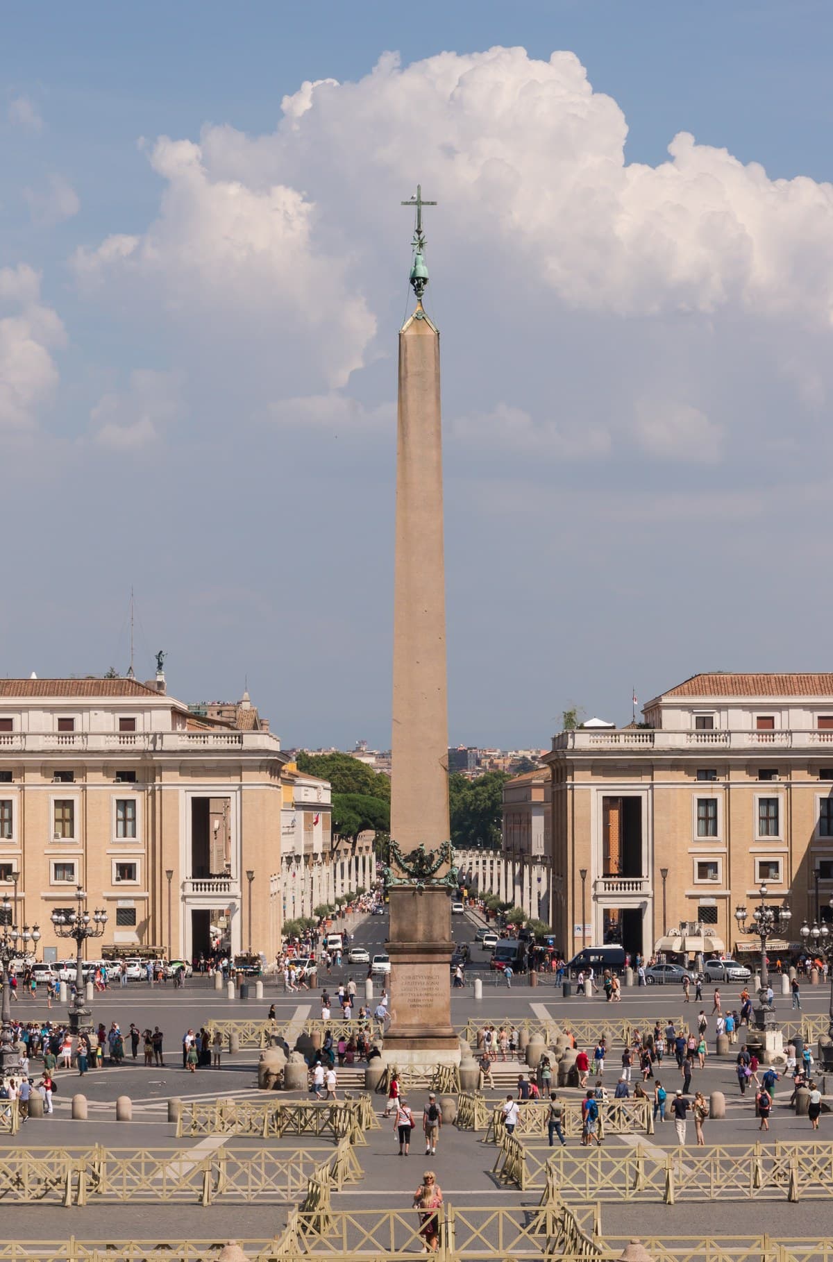 L'obelisco di piazza San Pietro in Vaticano