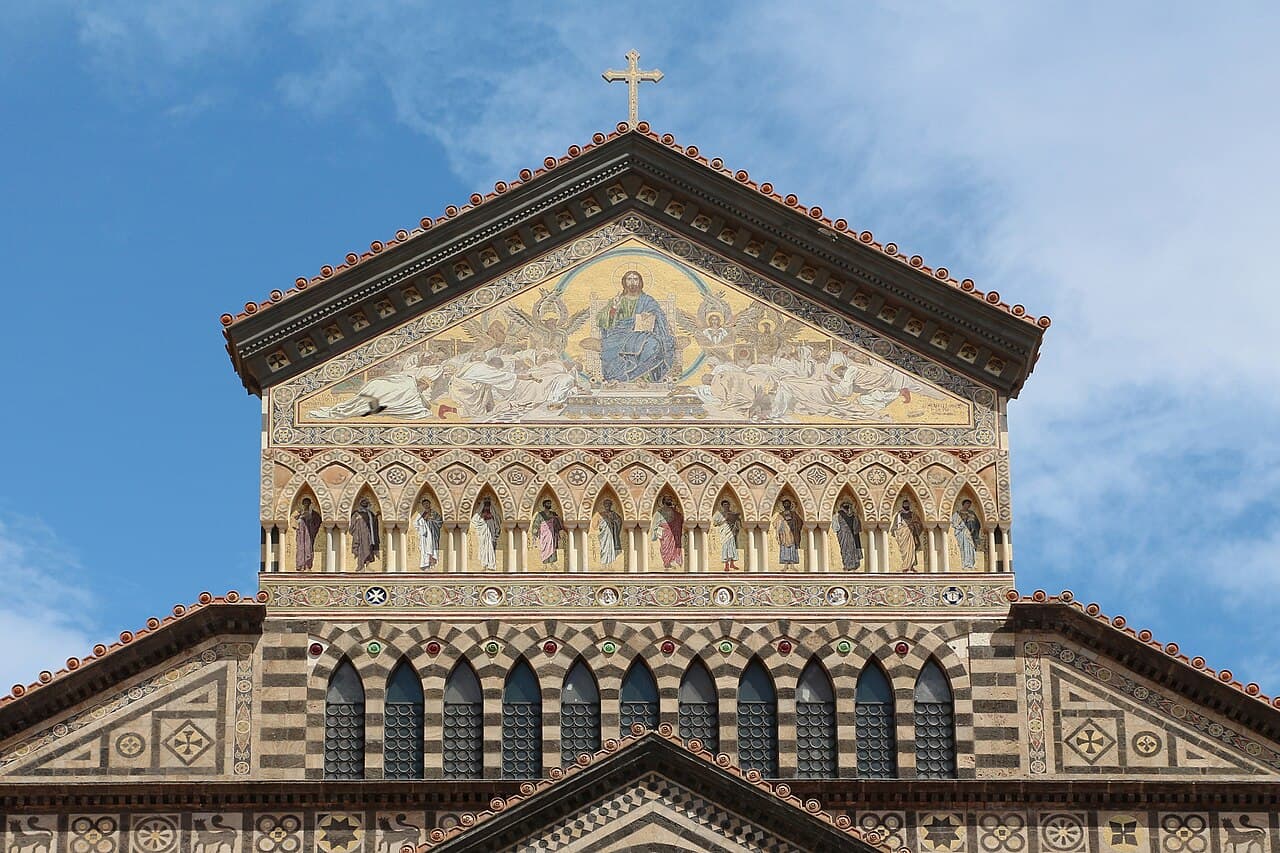 Fassade der Kathedrale von Amalfi, Schrein der Reliquien des heiligen Andreas seit 1208