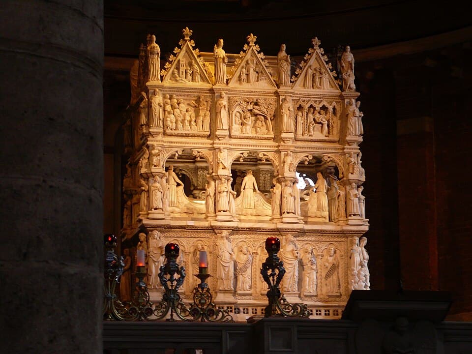 Arca di Sant'Agostino, tombeau gothique de saint Augustin à San Pietro in Ciel d'Oro, Pavie.