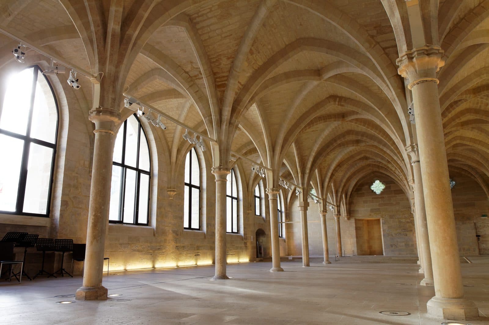 La navata del Collegio dei Bernardini a Parigi, antico collegio cistercense