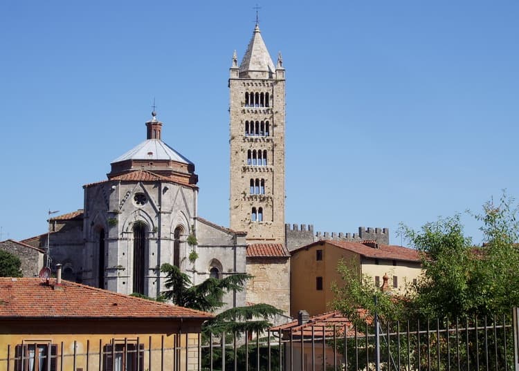 Panorama Massa Marittima, miejsca urodzenia Bernardyna ze Sieny