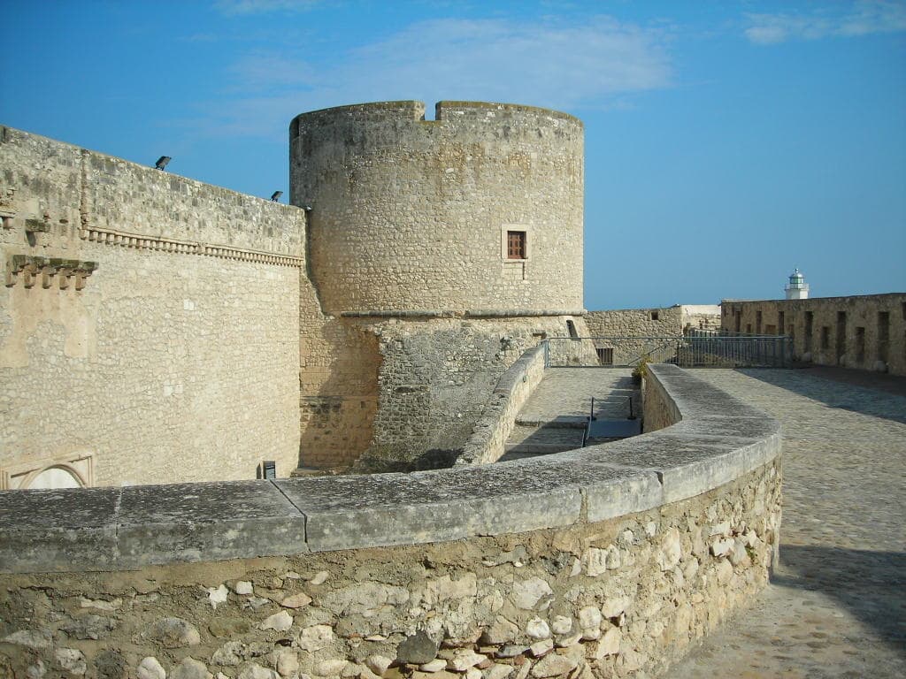 O castelo de Manfredonia na Apúlia