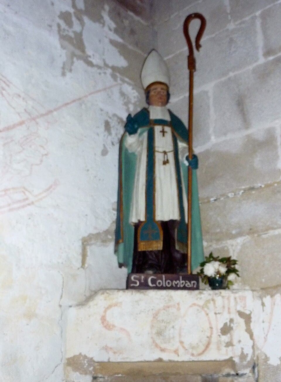 Statue de saint Colomban dans la chapelle Saint-Colomban de Carnac
