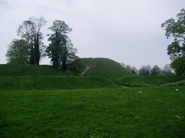 Wzgórze Castle Hill w Thetford, Norfolk, mieście zimowych kwater Duńczyków