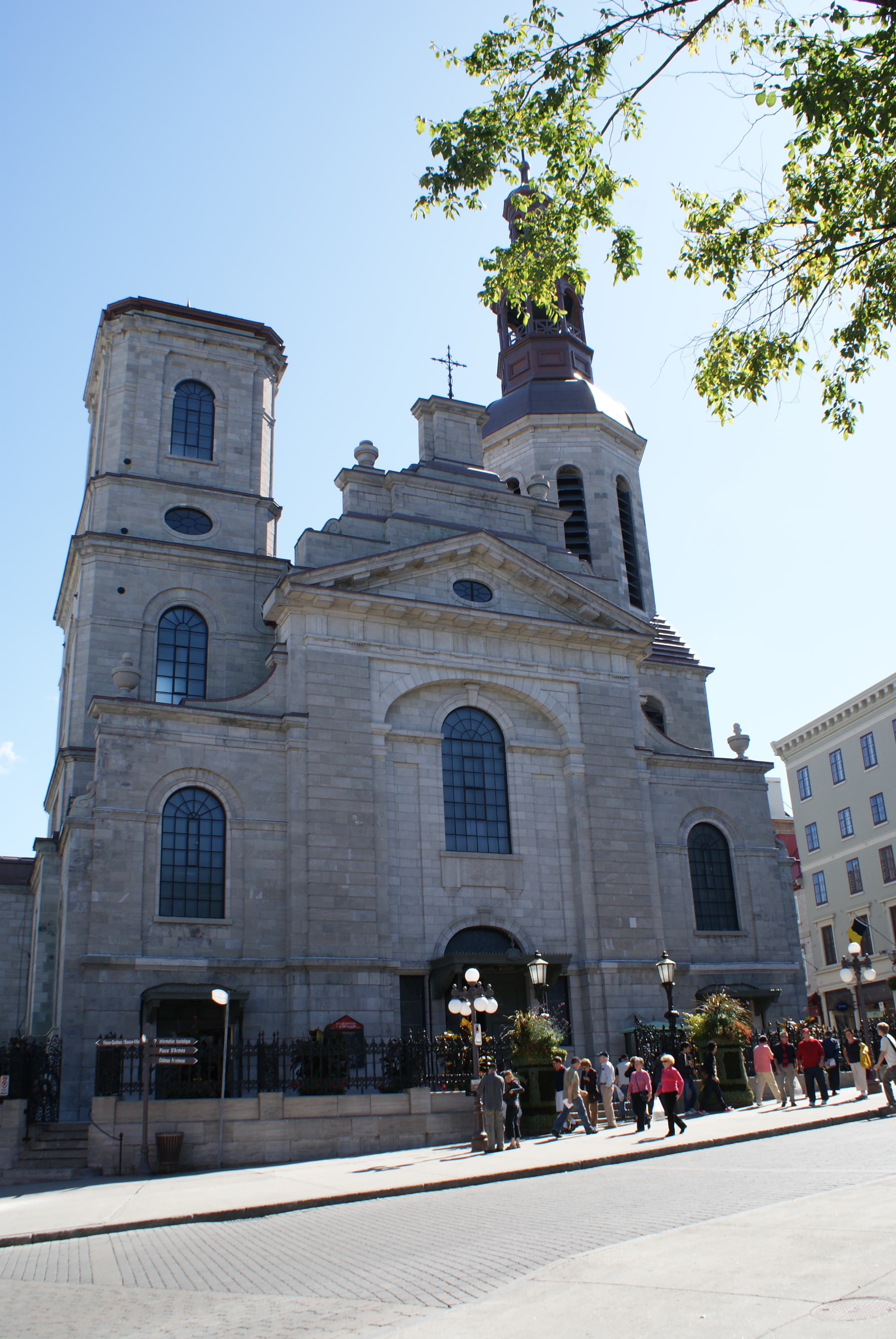 Fassade der Basilika-Kathedrale Notre-Dame de Québec, fotografiert 2009