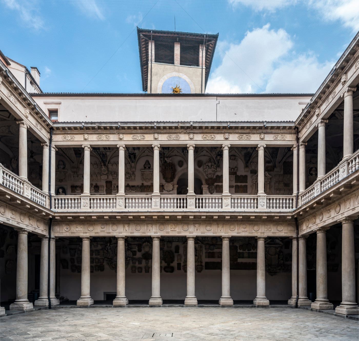 Patio antiguo del Palazzo Bo, sede histórica de la universidad de Padua