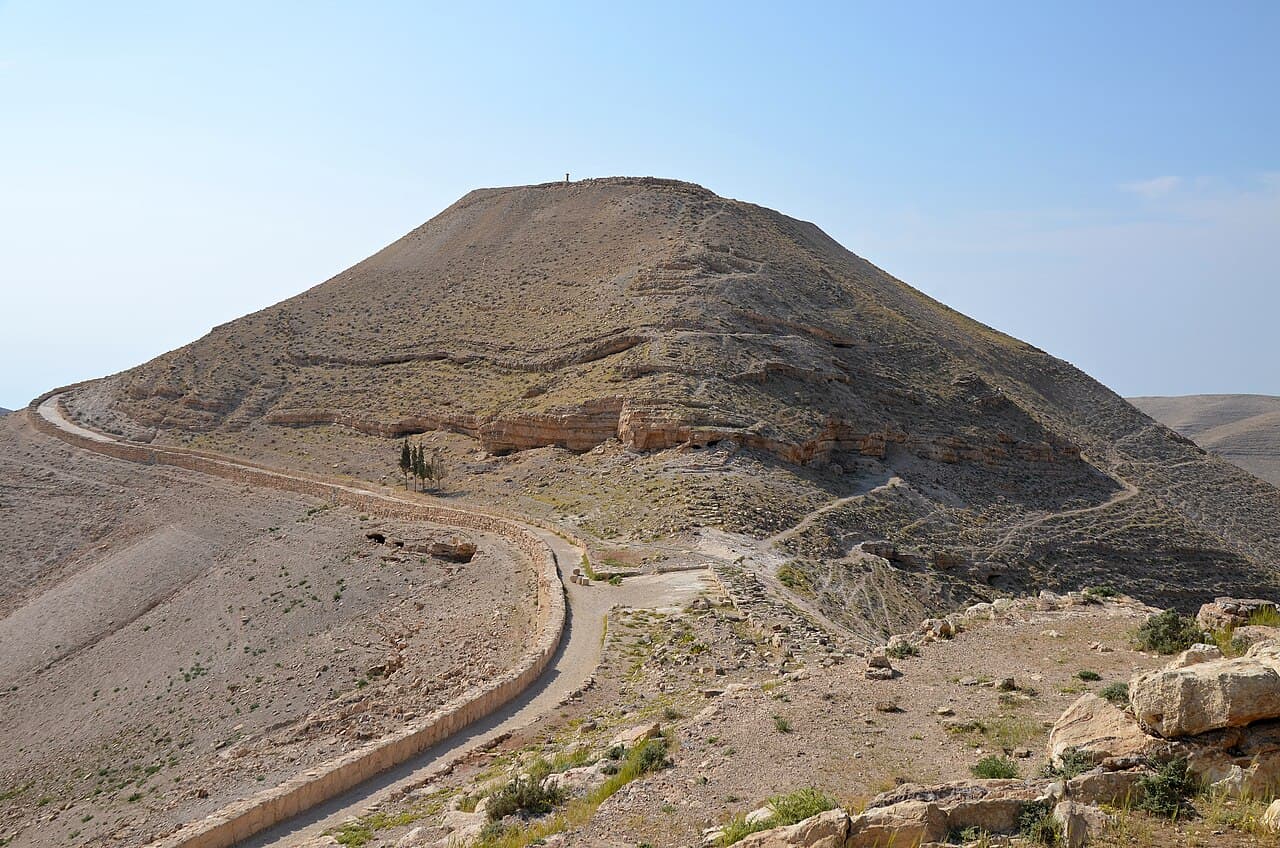 Collina e vestigia di Macheronte in Giordania