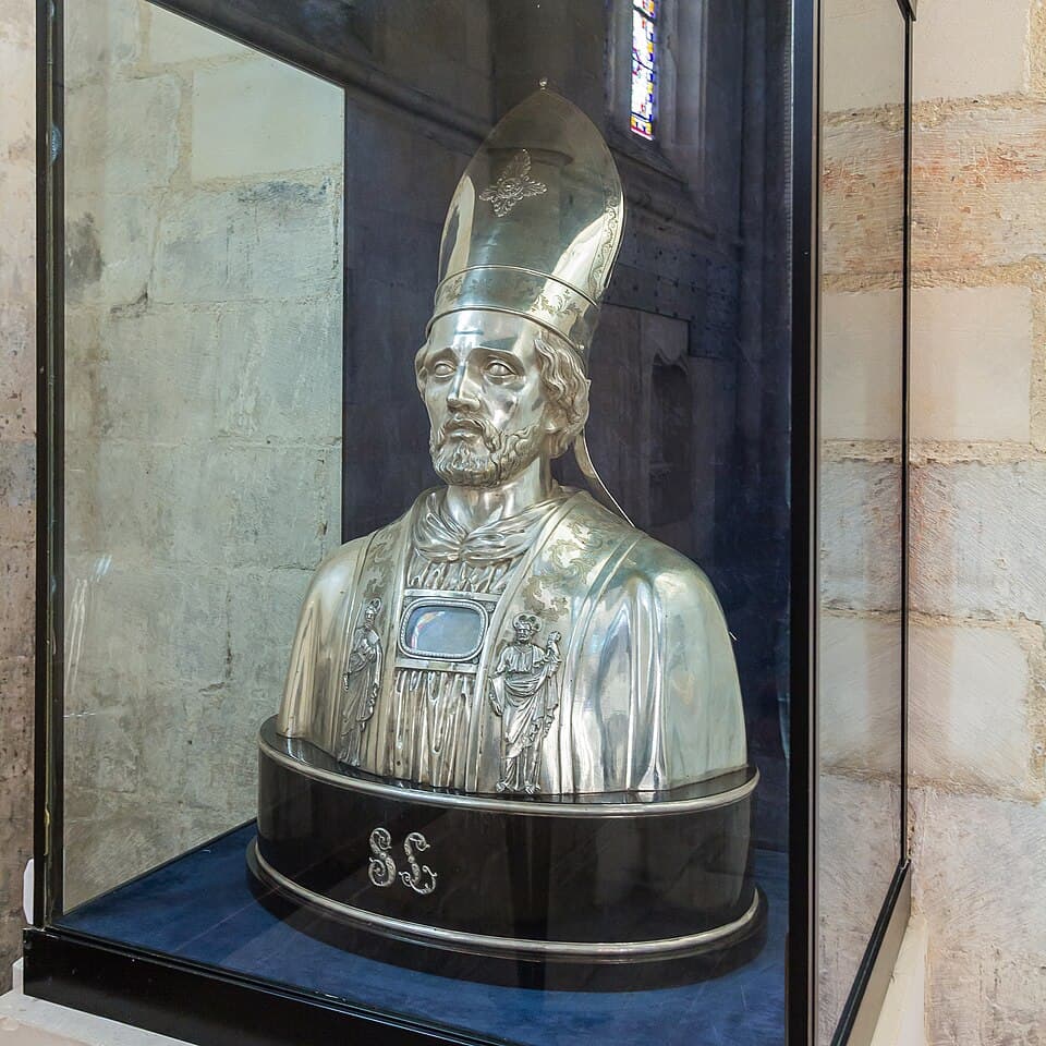 Collégiale Notre-Dame et Saint-Laurent d'Eu, en Normandie, où repose saint Laurent O'Toole