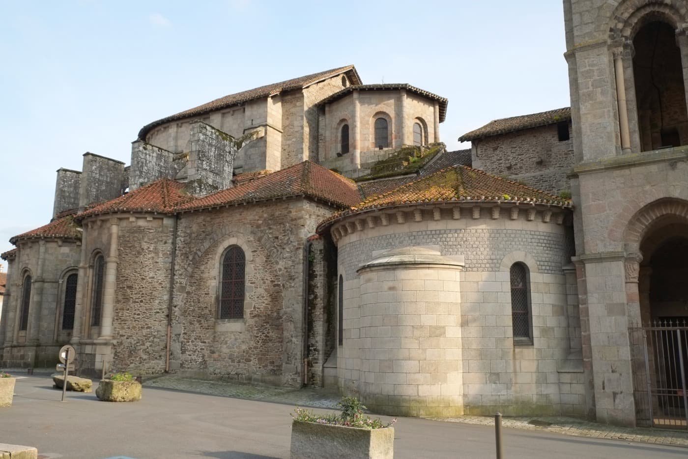 Außenansicht der Stiftskirche Saint-Léonard in Saint-Léonard-de-Noblat