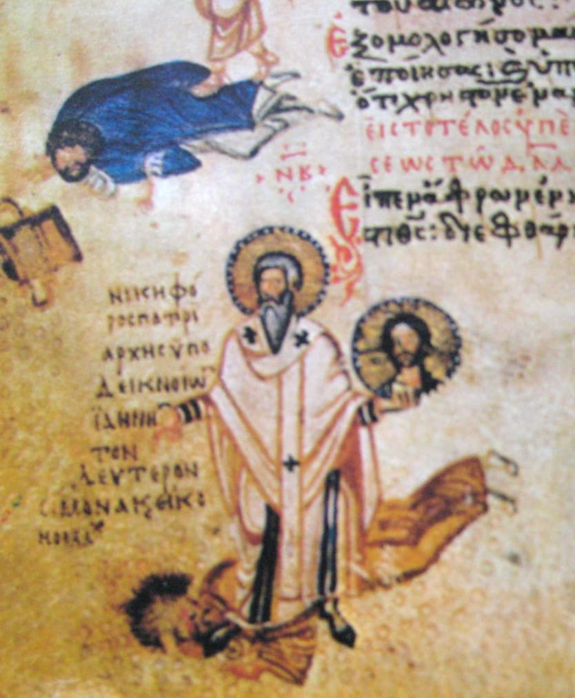 San Nicéforo de Constantinopla sosteniendo un icono en el salterio de Chludov