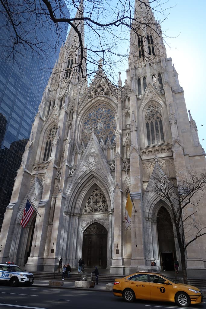 La fachada de la catedral de San Patricio en Nueva York