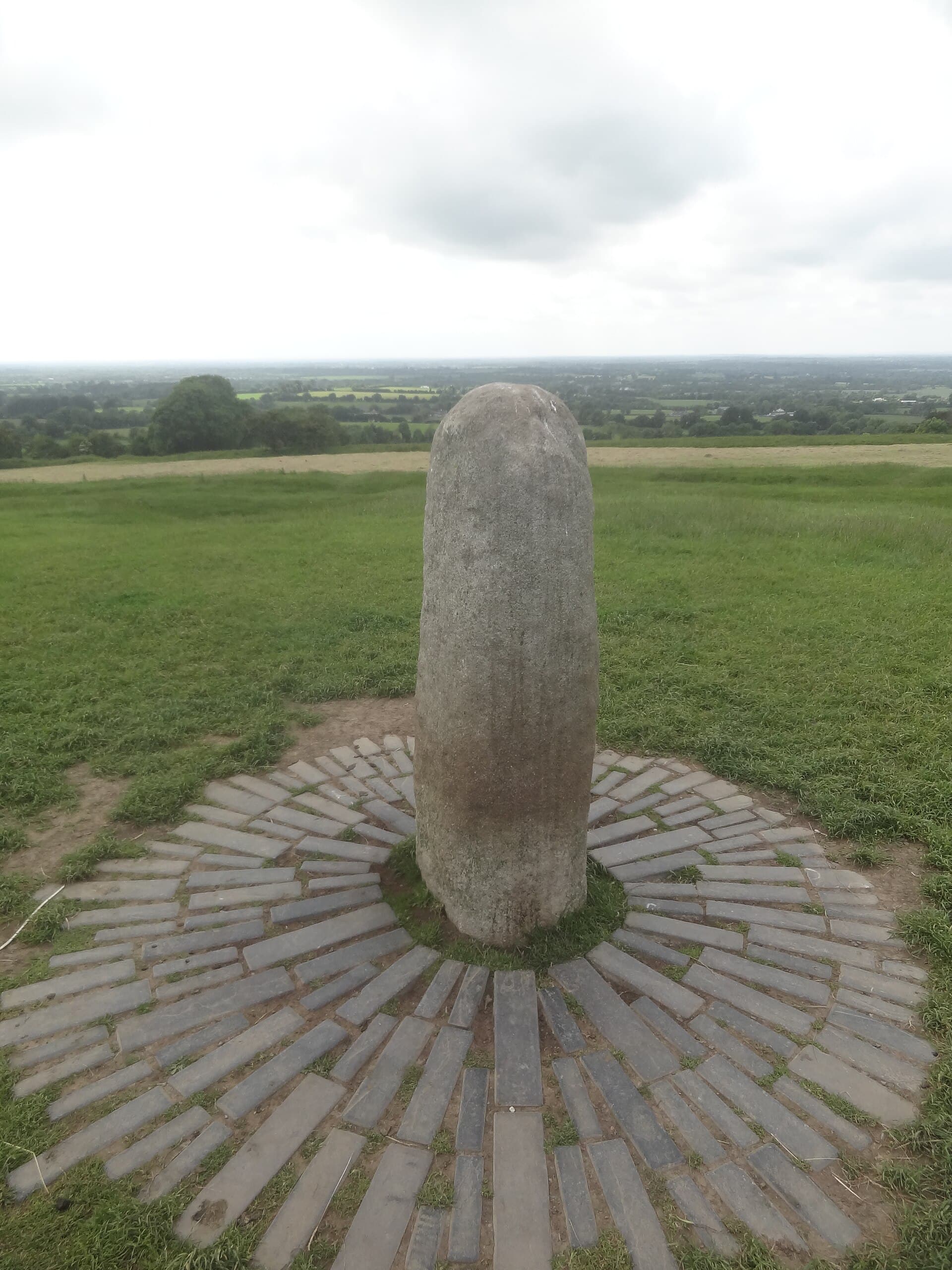 La colina de Tara, sede de los reyes supremos de Irlanda