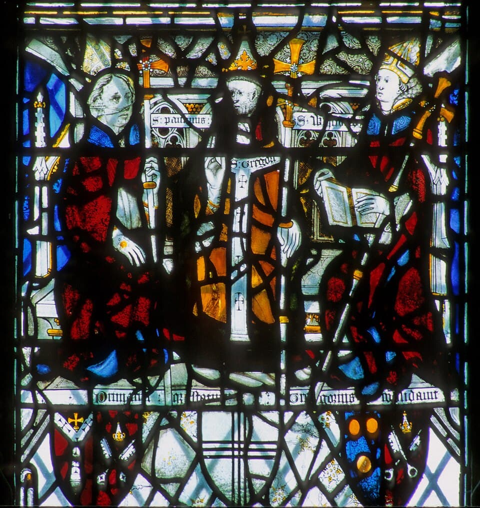 Glasmalerei im York Minster, die Papst Gregor den Großen, den heiligen Paulinus und den heiligen Wilfrid zeigt