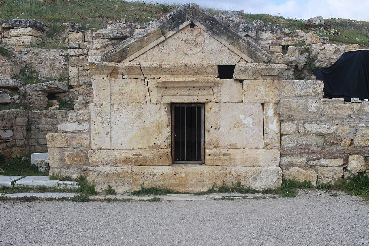 Tombeau attribué à saint Philippe l'Apôtre à Hiérapolis en Turquie