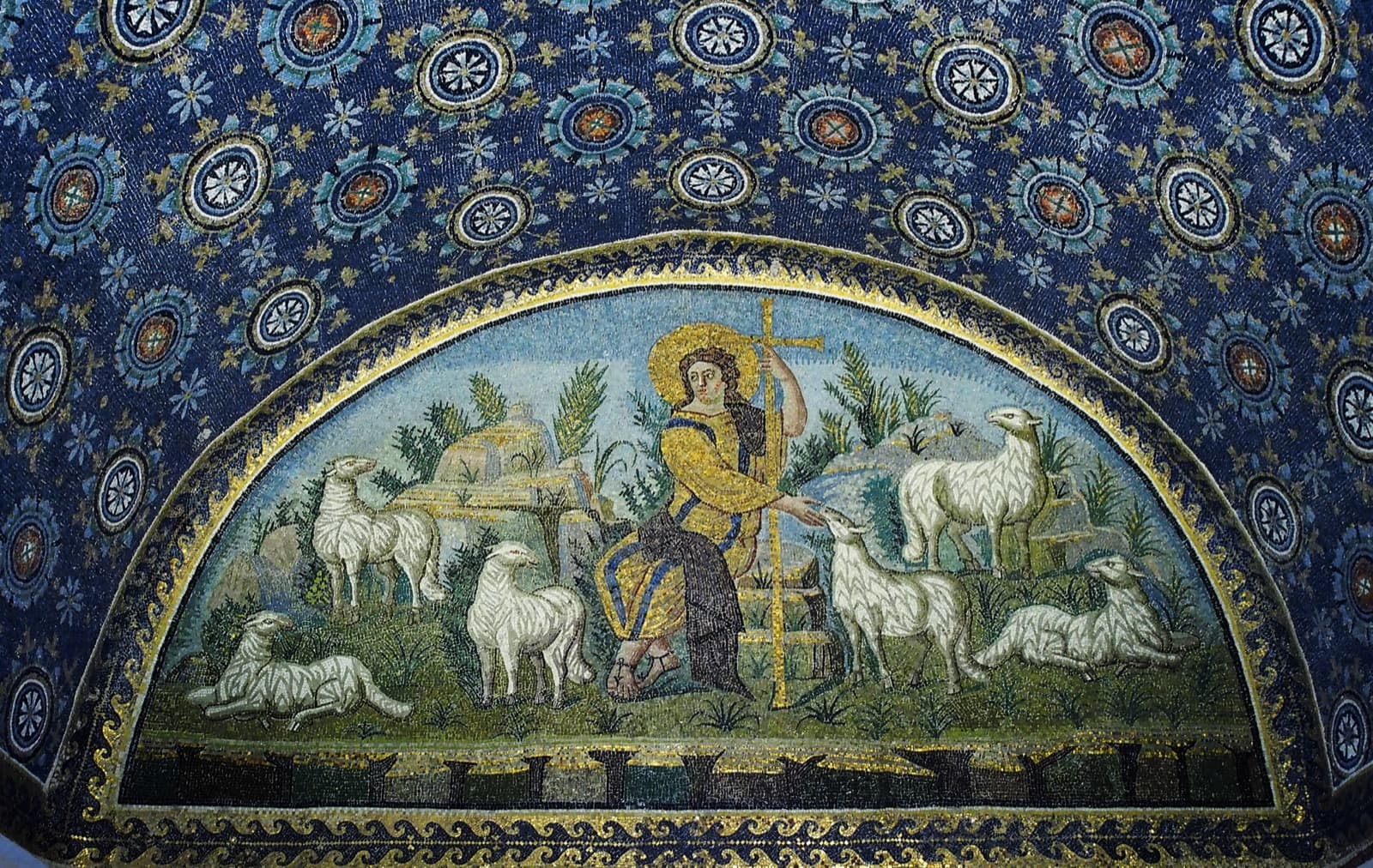Mosaico del Buen Pastor en el mausoleo de Gala Placidia en Rávena.