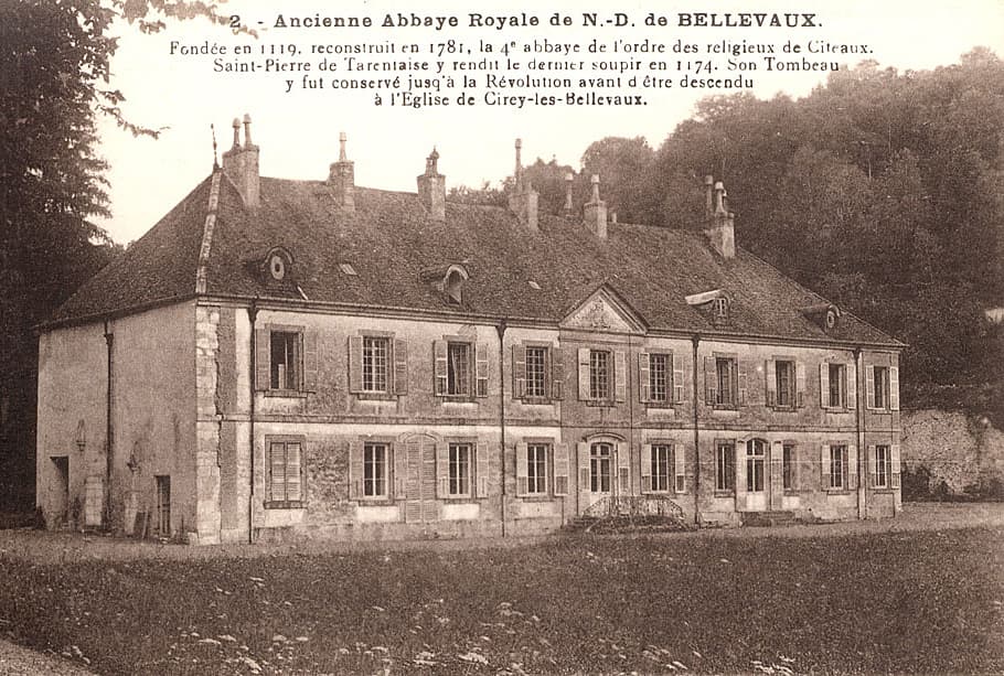Postkarte der ehemaligen Abtei Bellevaux um 1900, mit Erwähnung des heiligen Peter von Tarentaise