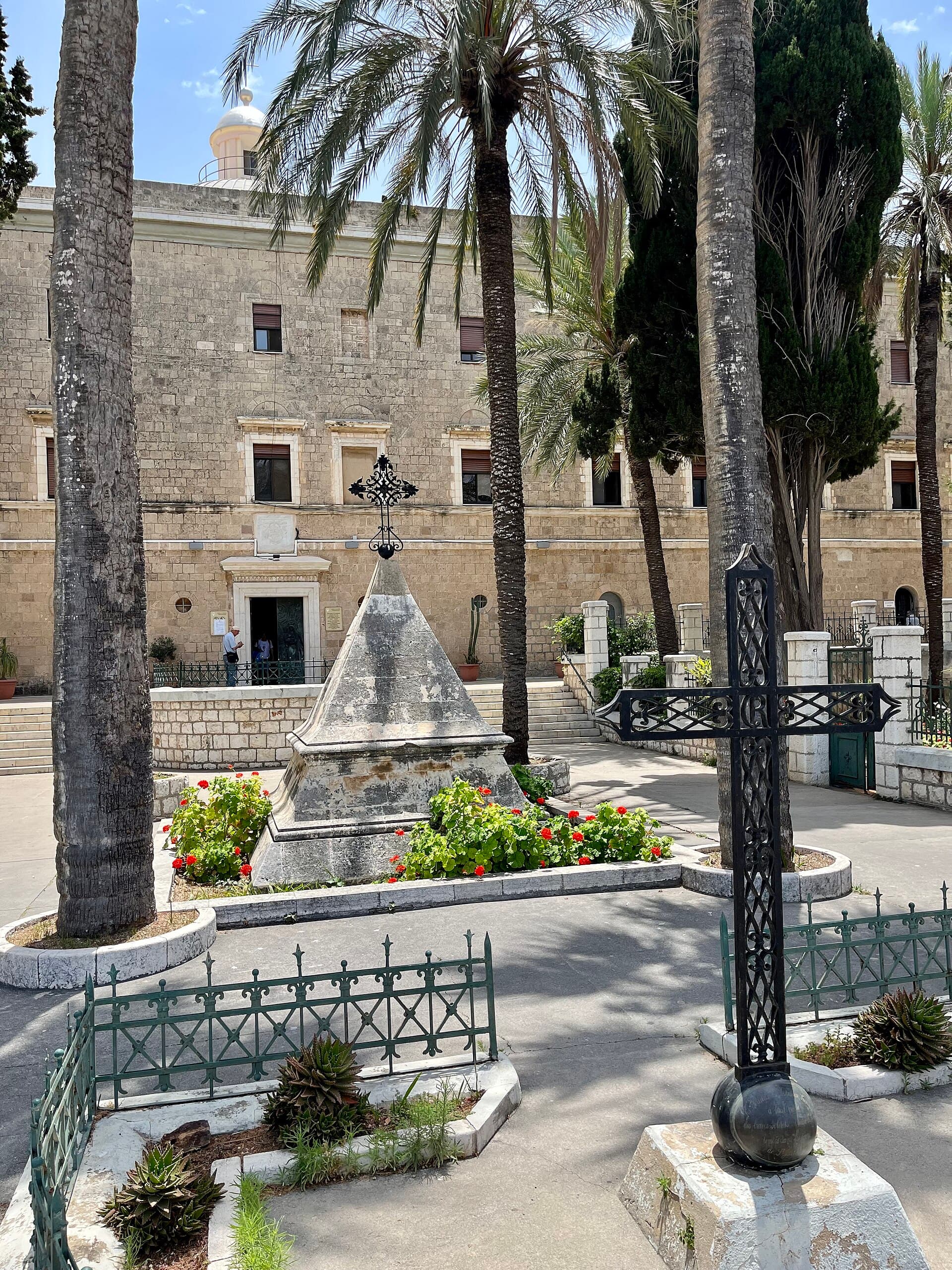 Das Karmelitenkloster Stella Maris auf dem Berg Karmel in Haifa, hoch über dem Mittelmeer.