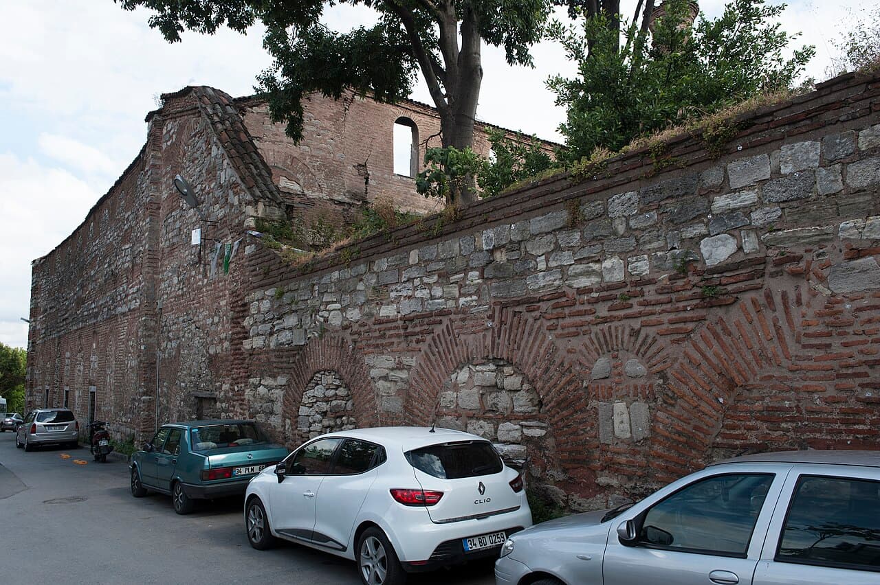 Ruinen des Studionklosters in Istanbul, der ehemaligen Imrahor-İlyas-Bey-Moschee