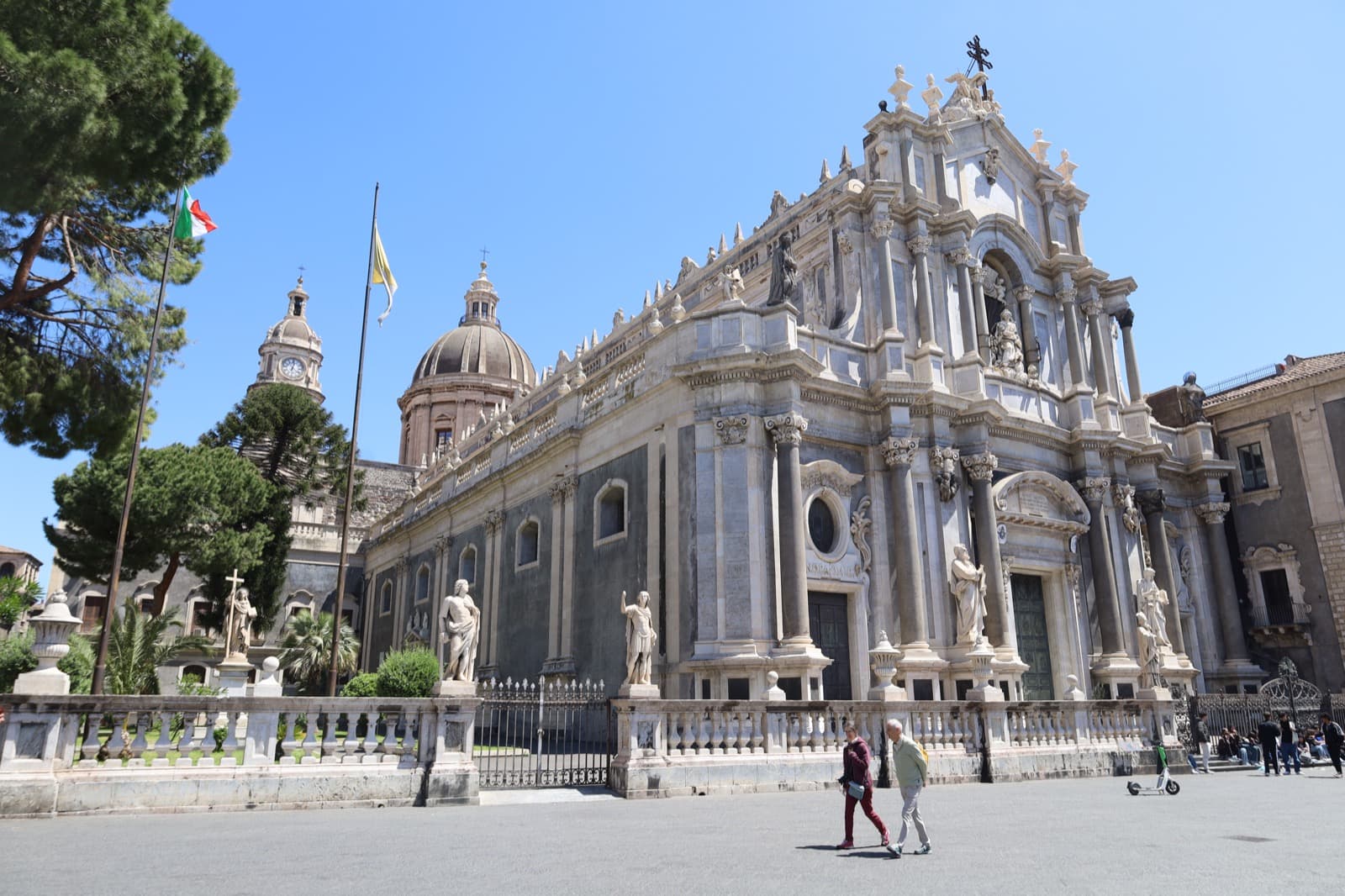 Façade de la cathédrale Sainte-Agathe de Catane, où sont conservées les reliques de la sainte