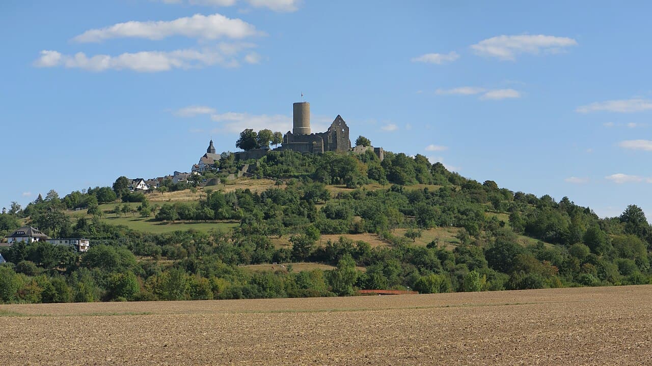 O castelo de Gleiberg em Hesse, provável local de nascimento de Santa Cunegundes