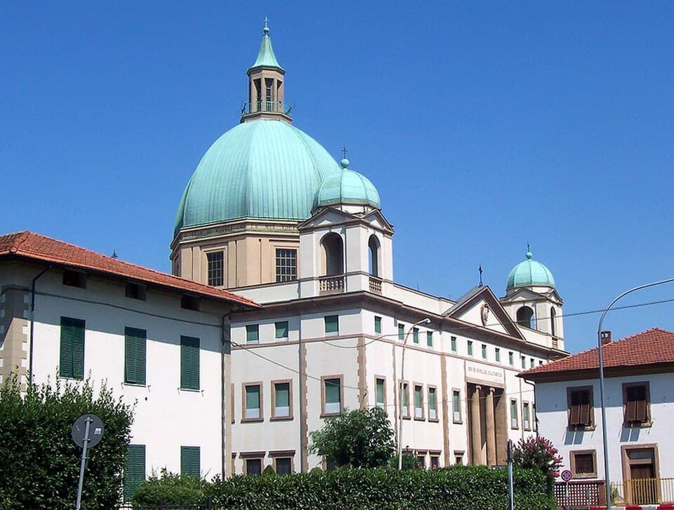 Vista esterna del santuario di Santa Gemma Galgani a Lucca