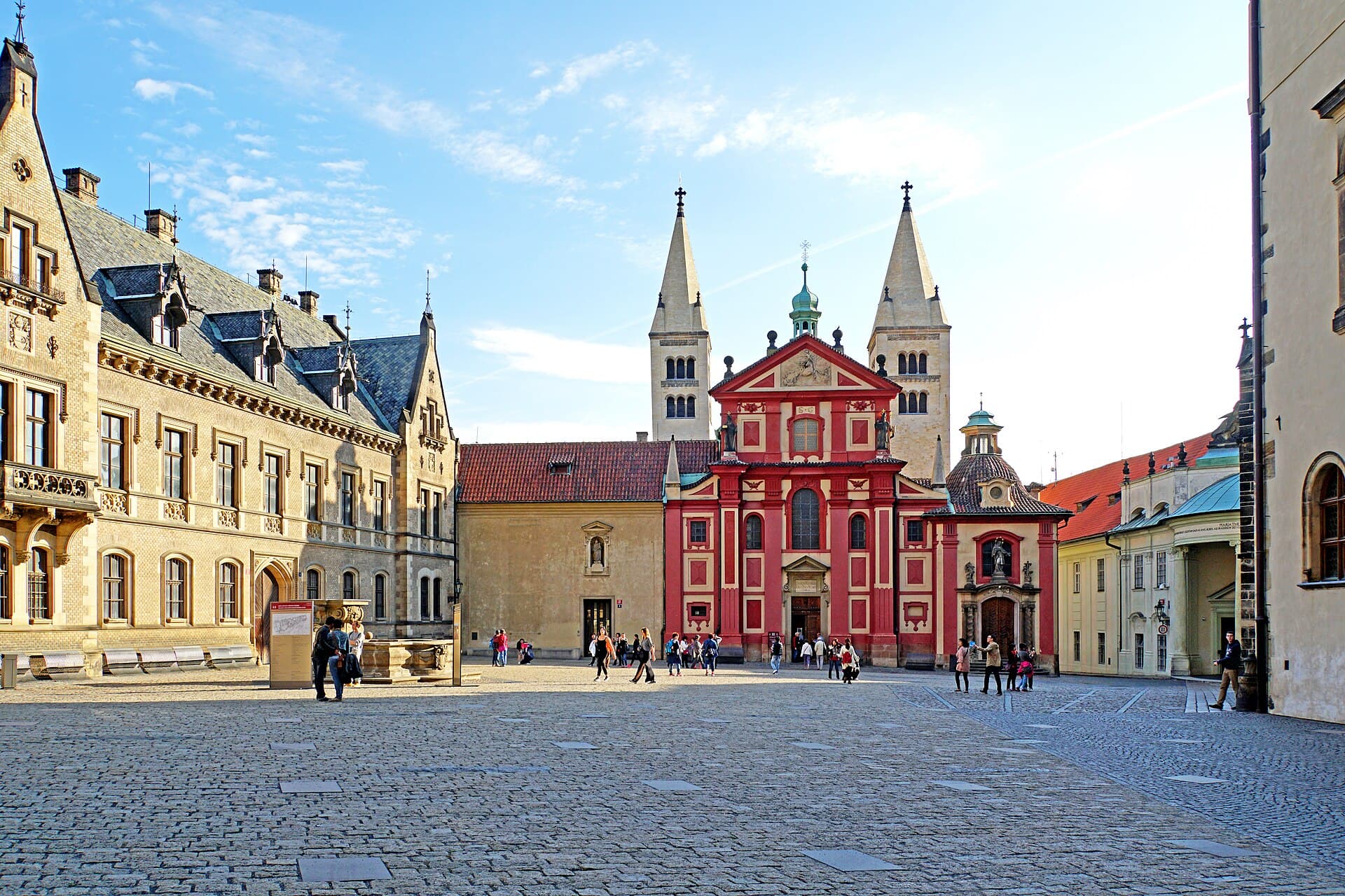 Basilique Saint-Georges du château de Prague, où reposent les reliques de sainte Ludmila