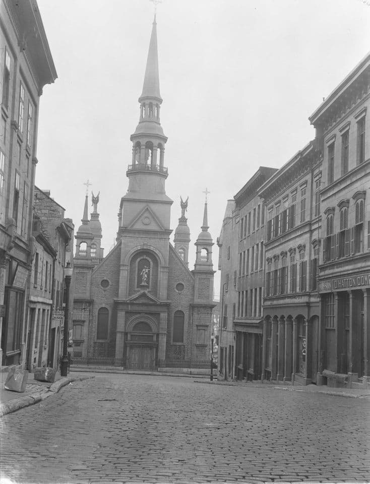 Fachada de la capilla de Notre-Dame-de-Bon-Secours fotografiada en 1938