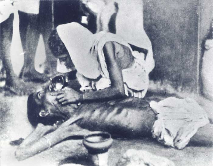 Donna durante la carestia del Bengala del 1943