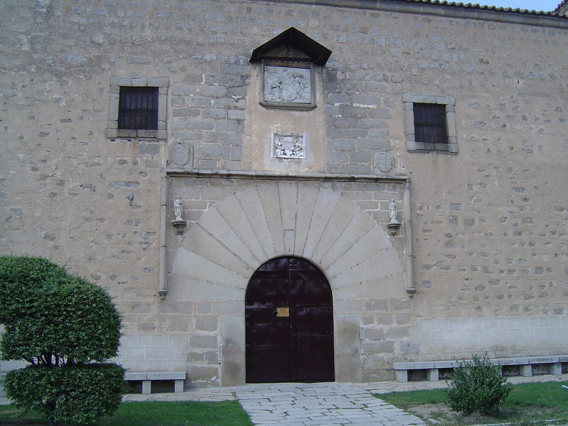 Das Portal des Klosters der Menschwerdung in Ávila
