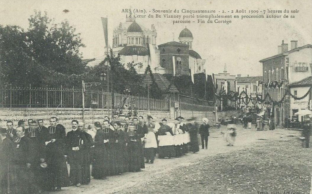 Procession of the fiftieth anniversary of the death of the Curé of Ars in 1909
