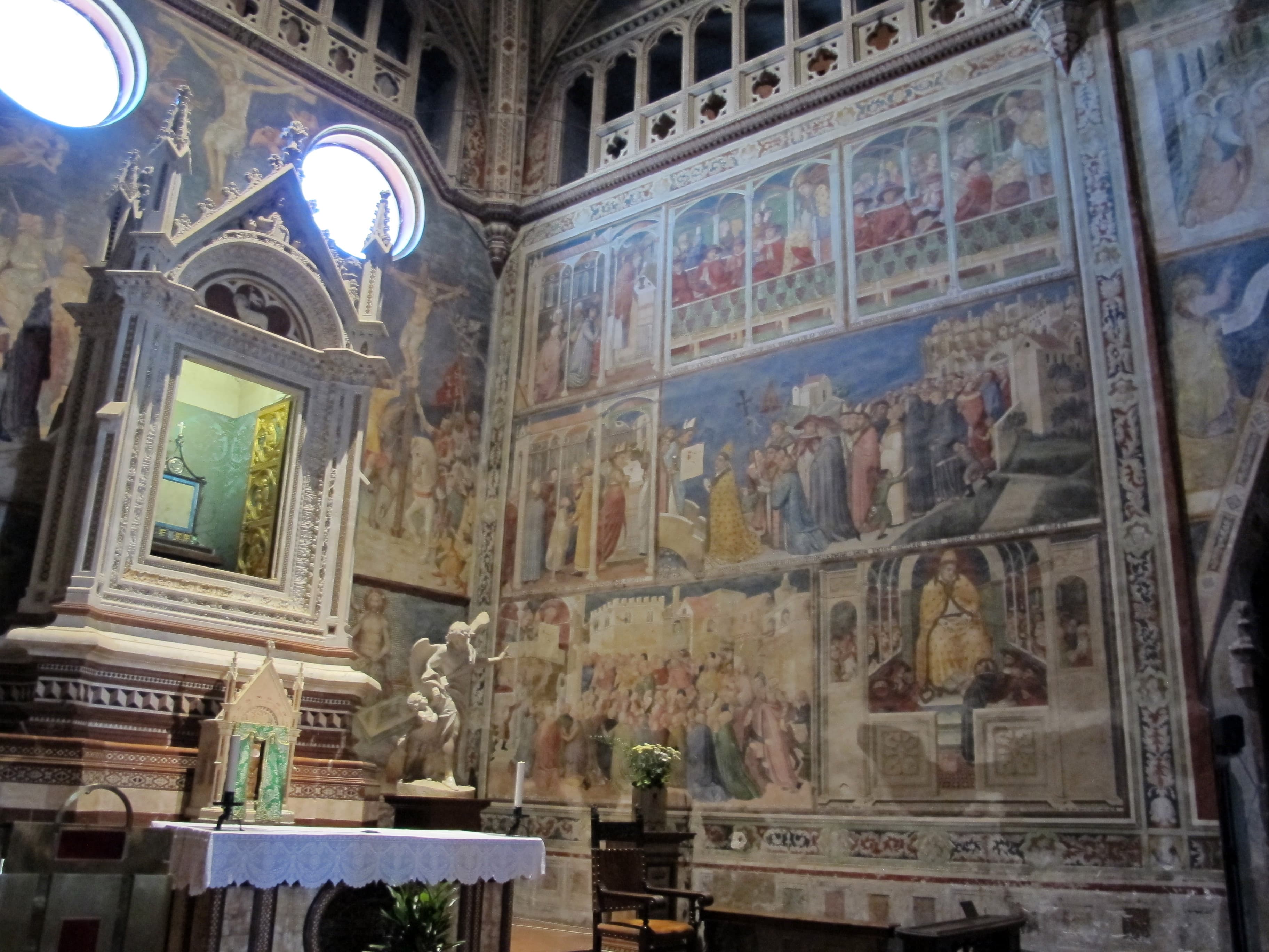 Bolsena mucizesi freskleriyle Orvieto Katedrali’ndeki Korporal Şapeli